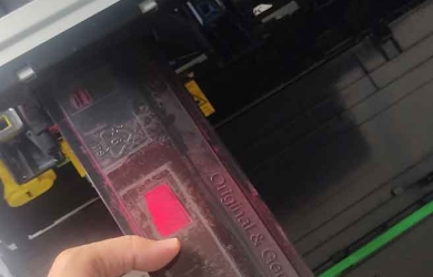 Bơm mực máy in trắng đen